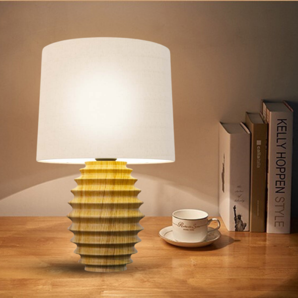 Đèn bàn gỗ tiện chao vải vintage BVG-99